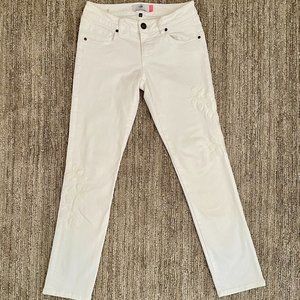 Cabi Crispy Classic White Denim Slim Boyfriend Jeans White Embroidered Flowers